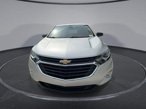 Silver Ice Metallic 2021 Chevrolet Equinox LS