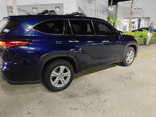 2022 Toyota Highlander L