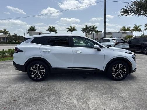 2024 Kia Sportage EX