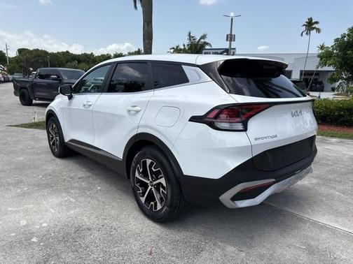 2024 Kia Sportage EX