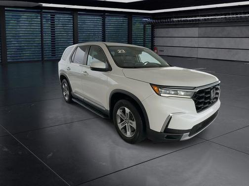 White 2023 Honda Pilot EX-L 7-Passenger