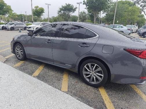 2016 Lexus ES 300h Base