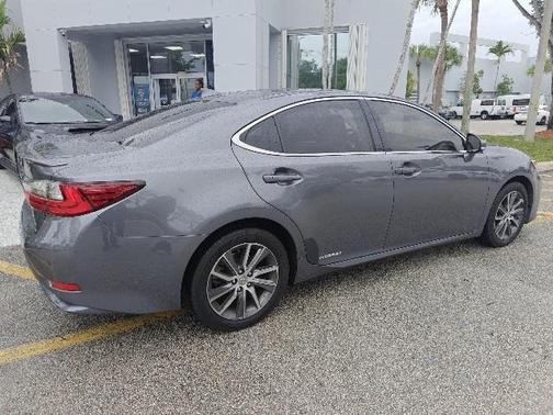 2016 Lexus ES 300h Base