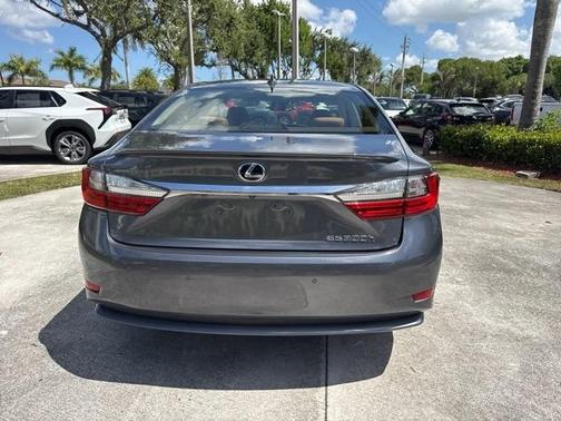 2016 Lexus ES 300h Base