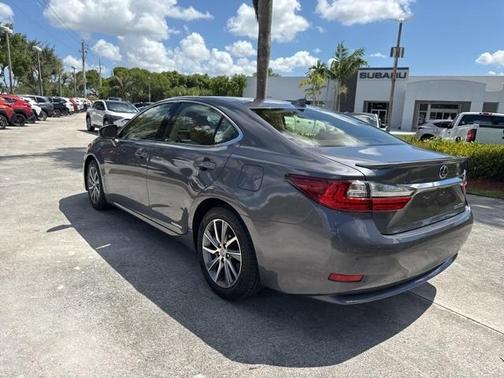 2016 Lexus ES 300h Base