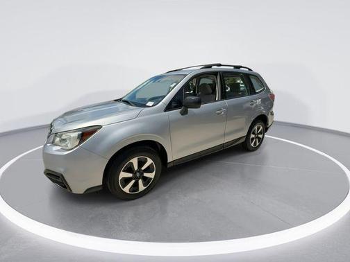 Ice Silver Metallic 2017 Subaru Forester 2.5i