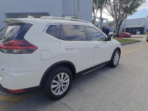 2020 Nissan Rogue SV