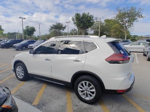2020 Nissan Rogue SV