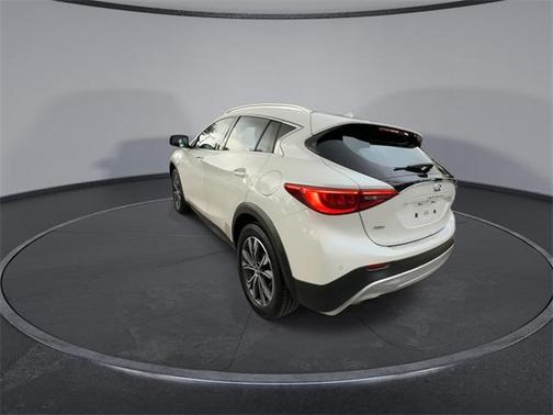 2017 INFINITI QX30 Premium