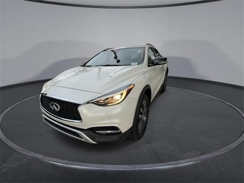 2017 INFINITI QX30 Premium