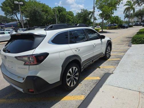 Crystal White Pearl 2024 Subaru Outback Limited