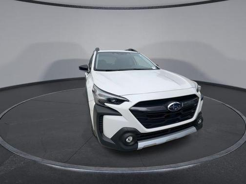 Crystal White Pearl 2024 Subaru Outback Limited