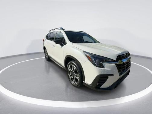 Crystal White Pearl 2025 Subaru Ascent Limited