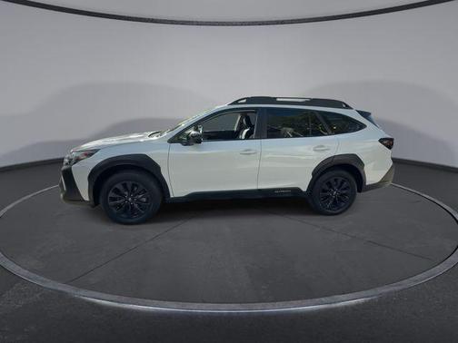 Crystal White Pearl 2023 Subaru Outback Onyx Edition