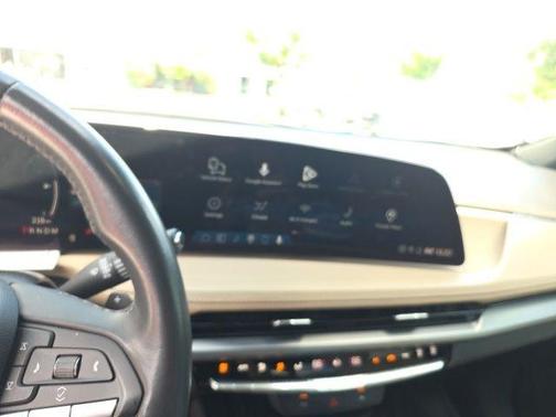 Latte 2024 Cadillac XT4 Luxury