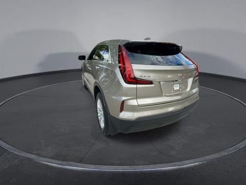 Latte 2024 Cadillac XT4 Luxury