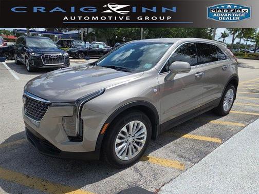 Latte 2024 Cadillac XT4 Luxury