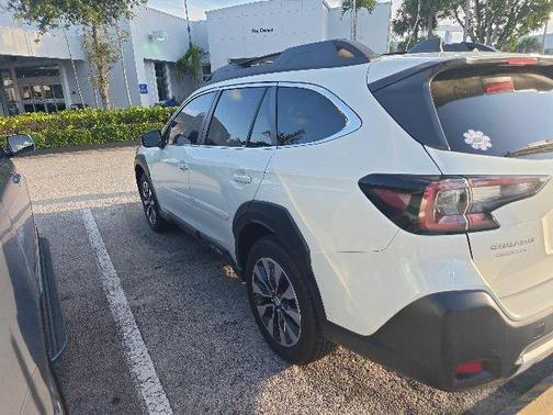 Crystal White Pearl 2024 Subaru Outback Limited
