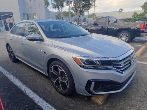2020 Volkswagen Passat 2.0T R-Line