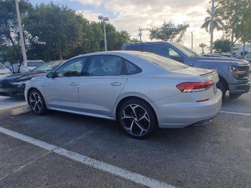 2020 Volkswagen Passat 2.0T R-Line