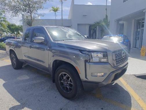 2022 Nissan Frontier SV