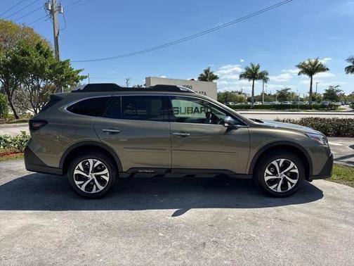 2022 Subaru Outback Touring