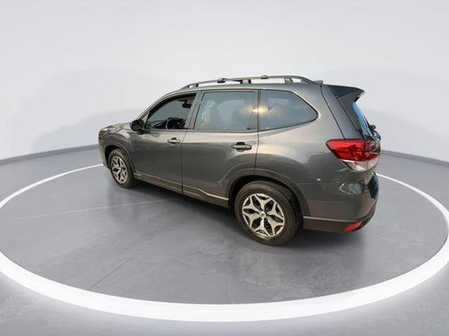 Magnetite Gray Metallic 2024 Subaru Forester Premium