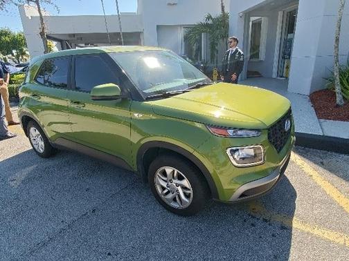 2023 Hyundai VENUE SE