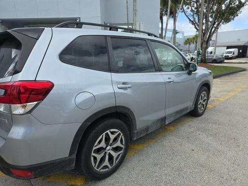 2024 Subaru Forester Premium