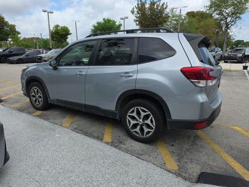 2024 Subaru Forester Premium