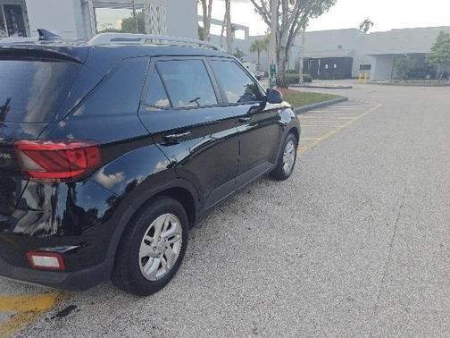 2020 Hyundai VENUE SEL