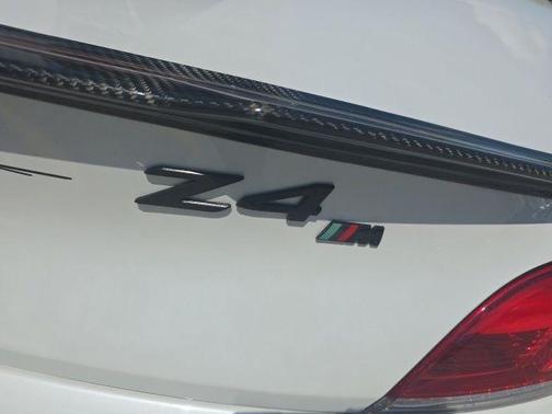 White Metallic 2014 BMW Z4 sDrive28i
