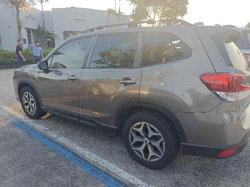 2023 Subaru Forester Premium