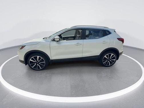 White 2019 Nissan Rogue Sport SL