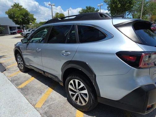 Ice Silver Metallic 2023 Subaru Outback Premium