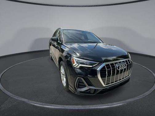 Mythos Black Metallic 2025 Audi Q3 45 S line Premium