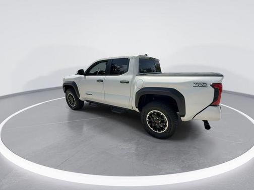 Ice 2025 Toyota Tacoma Hybrid TRD