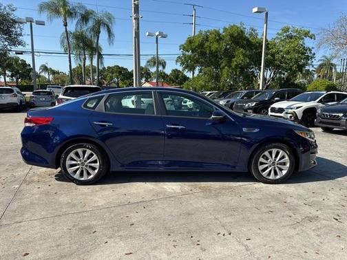 2017 Kia Optima LX