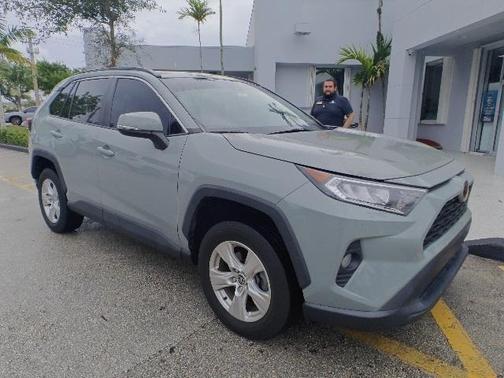 2021 Toyota RAV4 XLE