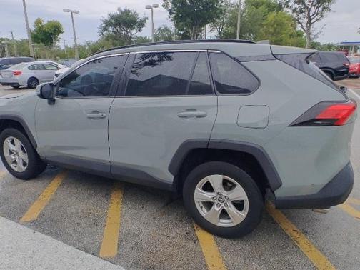2021 Toyota RAV4 XLE
