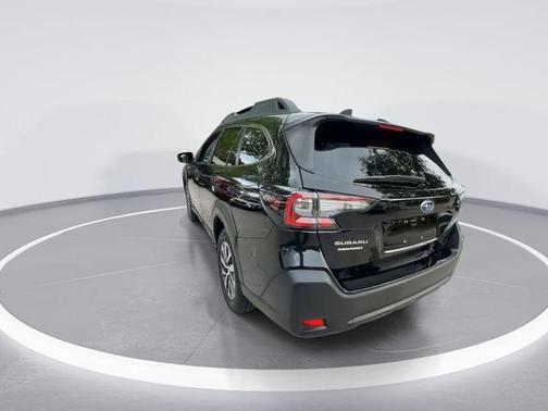 Crystal Black Silica 2024 Subaru Outback Premium