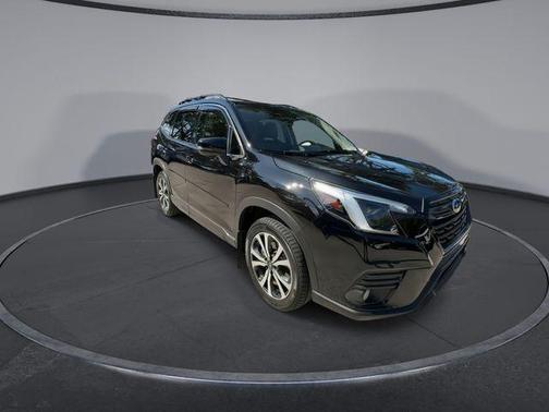 Crystal Black Silica 2022 Subaru Forester Limited