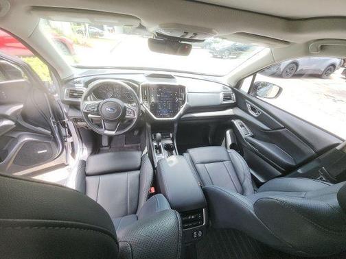 Ice Silver Metallic 2023 Subaru Ascent Limited 7-Passenger