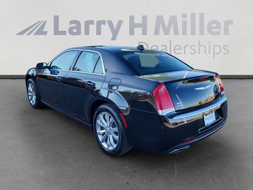 2018 Chrysler 300 Touring