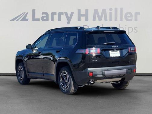 Diamond Black 2026 Jeep Cherokee LAREDO/LIMITED