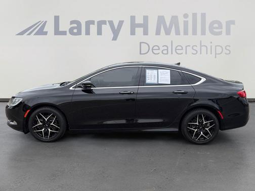 Black Clearcoat 2016 Chrysler 200 C