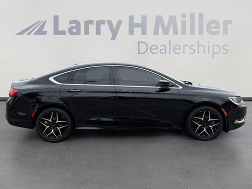 Black Clearcoat 2016 Chrysler 200 C