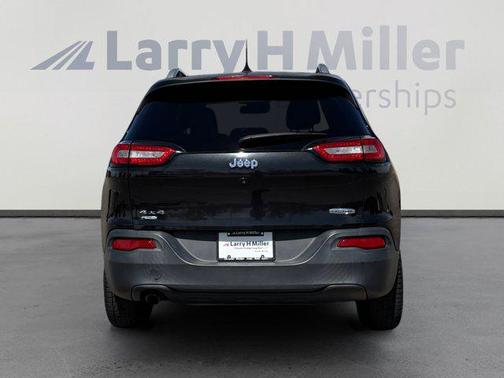 Brilliant Black Crystal Pearlcoat 2015 Jeep Cherokee Latitude