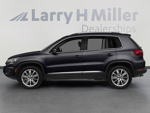 Deep Black Pearl Effect 2016 Volkswagen Tiguan SE