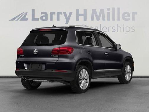 Deep Black Pearl Effect 2016 Volkswagen Tiguan SE